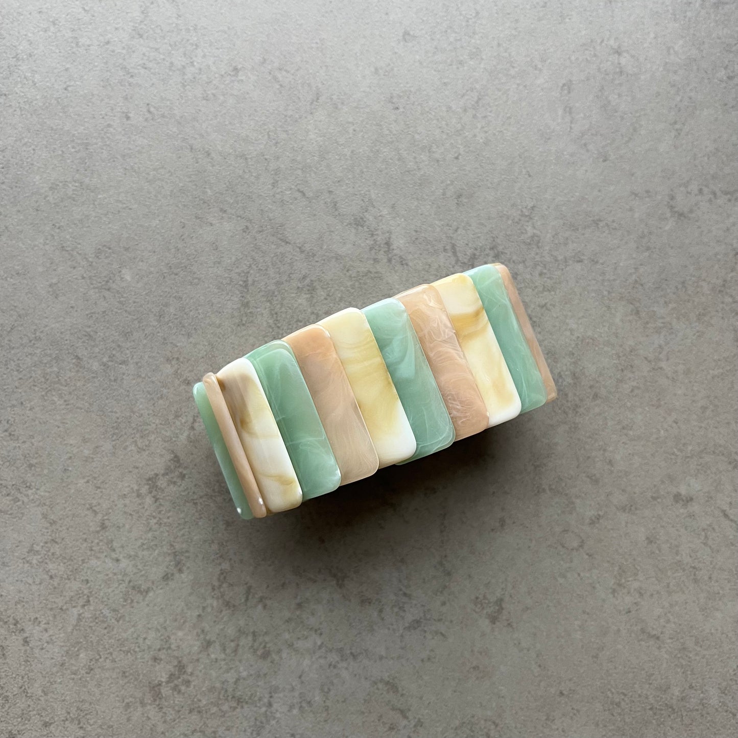 Bracelet acrylique effet pierre marbrée – Terra Bella