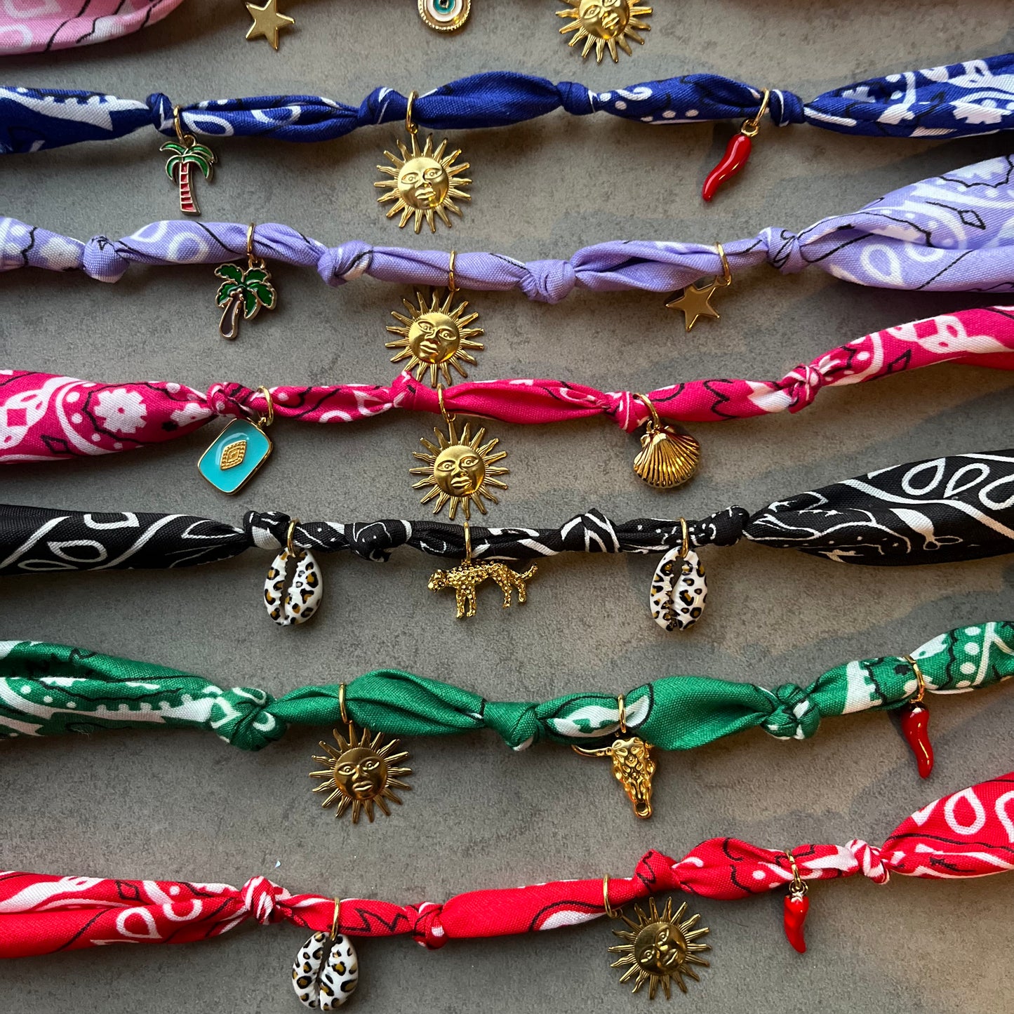 Collier Bandana